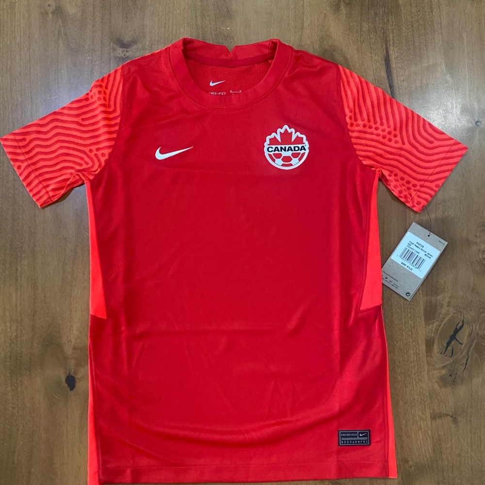 BNWT CANADA SOCCER JERSEY NIKE YOUTH MEDIUM